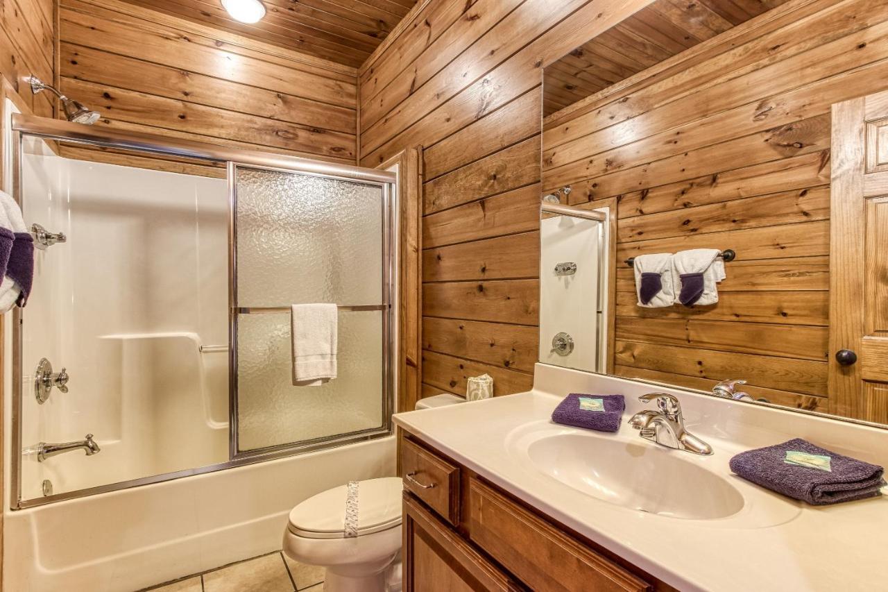 Lazy Bear Lodge, Hot Tub, Resort Pool, Wifi, 1089 Free Tickets Each Paid Day, Dollywood And More Gatlinburg Luaran gambar