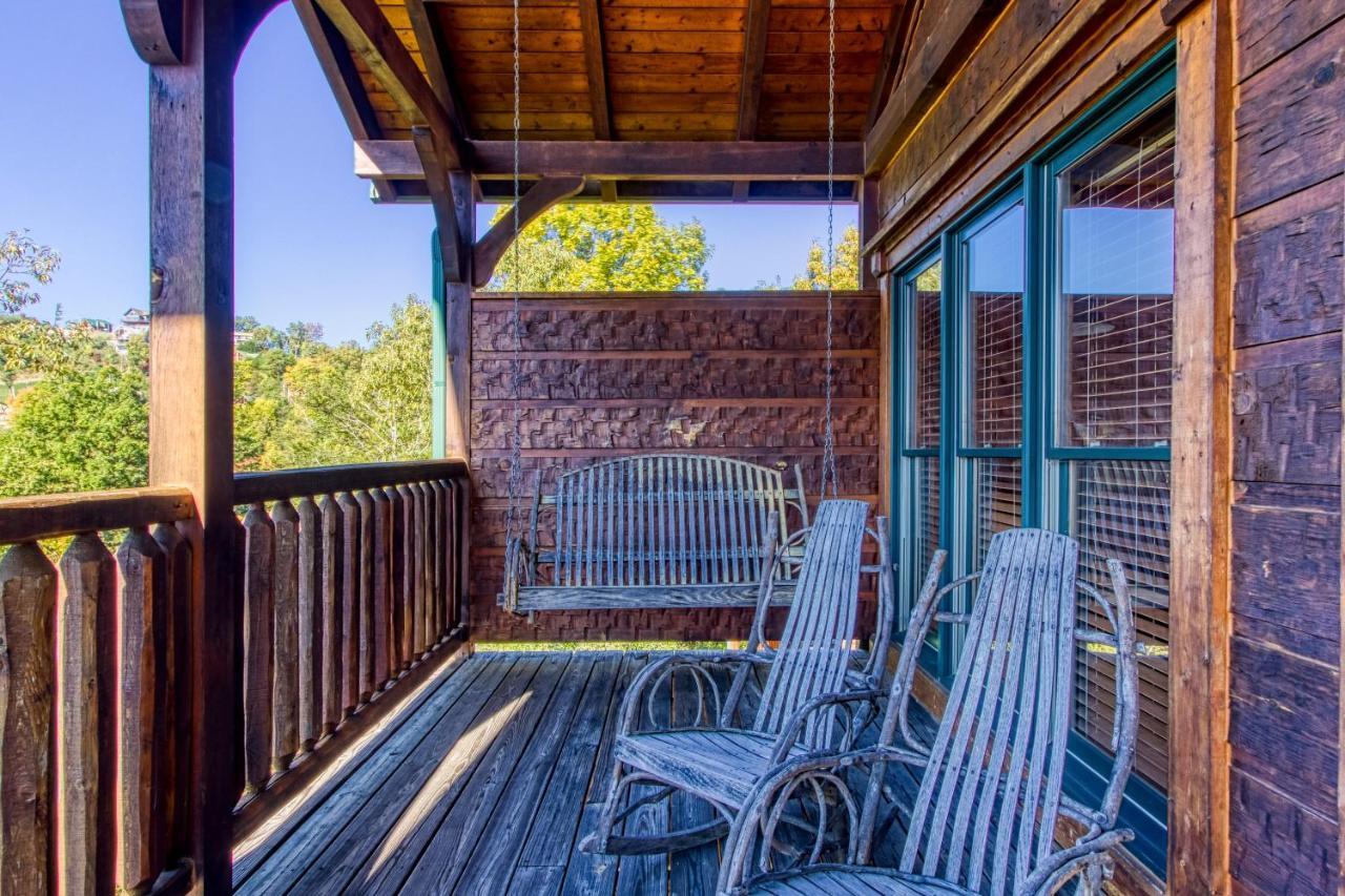 Lazy Bear Lodge, Hot Tub, Resort Pool, Wifi, 1089 Free Tickets Each Paid Day, Dollywood And More Gatlinburg Luaran gambar