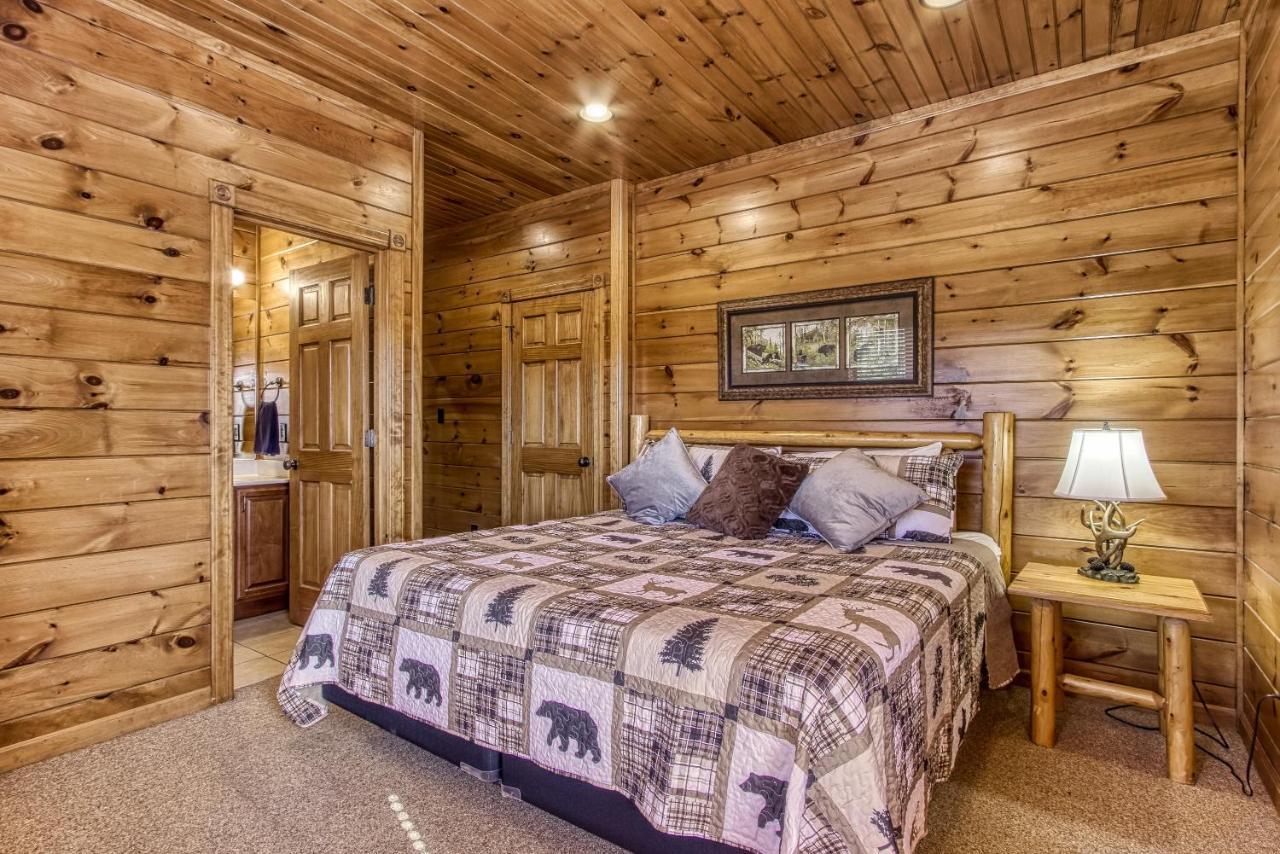 Lazy Bear Lodge, Hot Tub, Resort Pool, Wifi, 1089 Free Tickets Each Paid Day, Dollywood And More Gatlinburg Luaran gambar
