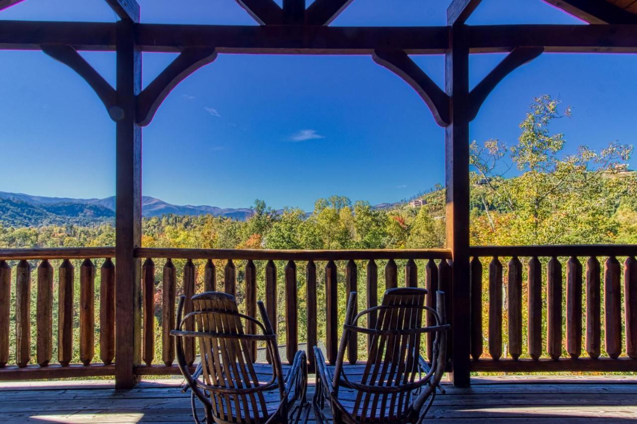 Lazy Bear Lodge, Hot Tub, Resort Pool, Wifi, 1089 Free Tickets Each Paid Day, Dollywood And More Gatlinburg Luaran gambar